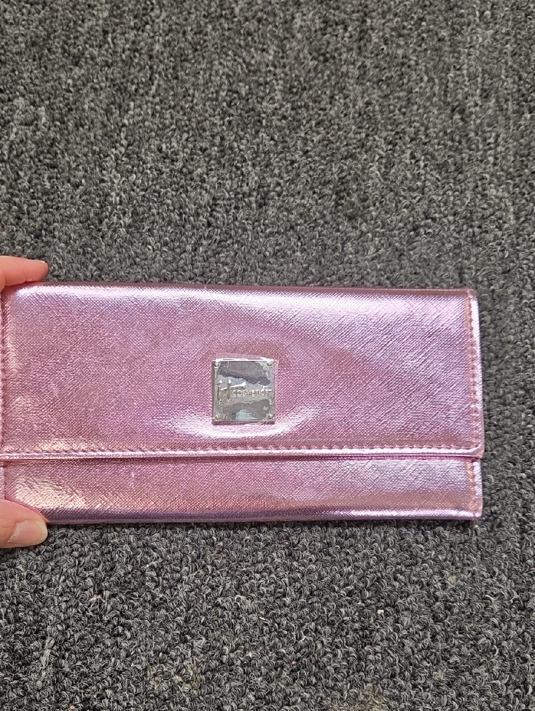 It Cosmetics Metallic Pink Womens Clutch Wallet  Unknown Brand